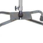 Ontdek de Wandelstok 4 Poot Premis – Uw betrouwbare metgezel voor elke stap! Bent u op zoek naar een wandelstok die stabiliteit en comfort biedt? De Wandelstok 4 Poot Premis is speciaal ontworpen met een smalle basis. Deze invalidenwandelstok is ideaal voor iedereen die extra ondersteuning nodig heeft tijdens het wandelen. Kenmerken: Verstelbaar van 73 tot 96 cm: Pas de hoogte eenvoudig aan voor optimaal comfort en ondersteuning. Inclusief rubber dop (RU4061): Voor een betere grip en veiligheid op verschillende ondergronden. Robuuste basis van 31 x 20/20 cm: Biedt uitstekende stabiliteit en voorkomt omvallen. Maximale belasting van 125 kg: Geschikt voor een breed scala aan gebruikers. Lichtgewicht ontwerp van 1100 gram: Gemakkelijk mee te nemen en te hanteren. Kies voor de Wandelstok 4 Poot Premis en ervaar de vrijheid om weer actief te zijn. Bestel vandaag nog en geef uzelf de ondersteuning die u verdient!