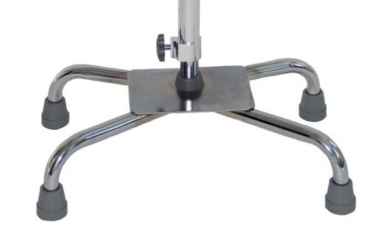 Ontdek de Wandelstok 4 Poot Premis – Uw betrouwbare metgezel voor elke stap! Bent u op zoek naar een wandelstok die stabiliteit en comfort biedt? De Wandelstok 4 Poot Premis is speciaal ontworpen met een smalle basis. Deze invalidenwandelstok is ideaal voor iedereen die extra ondersteuning nodig heeft tijdens het wandelen. Kenmerken: Verstelbaar van 73 tot 96 cm: Pas de hoogte eenvoudig aan voor optimaal comfort en ondersteuning. Inclusief rubber dop (RU4061): Voor een betere grip en veiligheid op verschillende ondergronden. Robuuste basis van 31 x 20/20 cm: Biedt uitstekende stabiliteit en voorkomt omvallen. Maximale belasting van 125 kg: Geschikt voor een breed scala aan gebruikers. Lichtgewicht ontwerp van 1100 gram: Gemakkelijk mee te nemen en te hanteren. Kies voor de Wandelstok 4 Poot Premis en ervaar de vrijheid om weer actief te zijn. Bestel vandaag nog en geef uzelf de ondersteuning die u verdient!