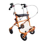 Oranje lichtgewicht rollator met zwarte banden en velgen