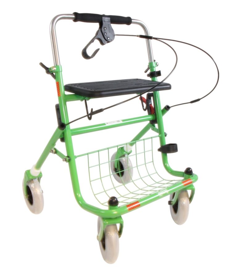 Voorkant groene rollator met duwbeugel en met een handrem te bedienen