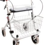 Lichtgewicht rollator basic zilveren kleur. Aluminium