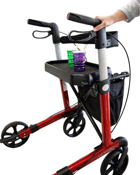dienblad op een mobilex rollator met 2 bekers