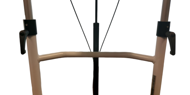 witte wandeltrainer met remmen en armsteunen detail