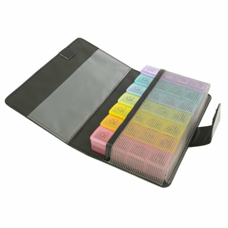 Wekelijkse pillendoos met symbolen en etui