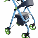 Licht blauwe lichtgewicht rollator met groene banden