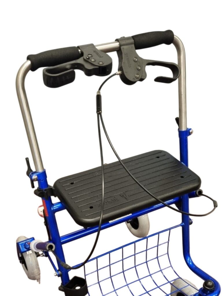 Blauwe rollator met duwbeugel eenzijge rem links met extra loopbrake