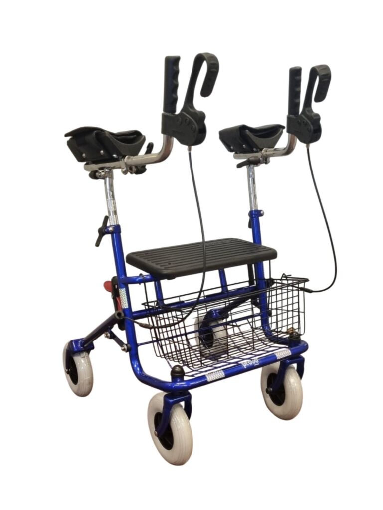 Blauwe klein volwassenen rollator met verkorte onderarmschalen in hoogte verstelbaar van 70-90 cm