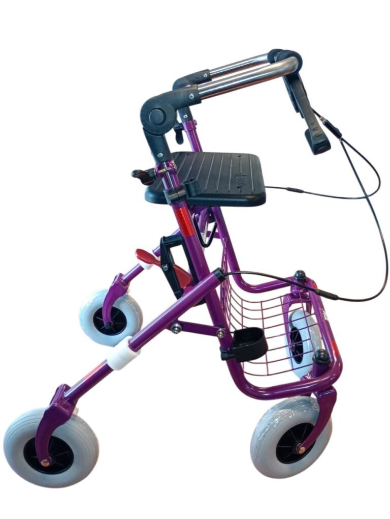 paarse rollator met opklapbare duwbeugel eenzijdige rem rechts