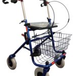 Blauwe rollator met verlengde duwbuizen 10 cm langer het standaard model