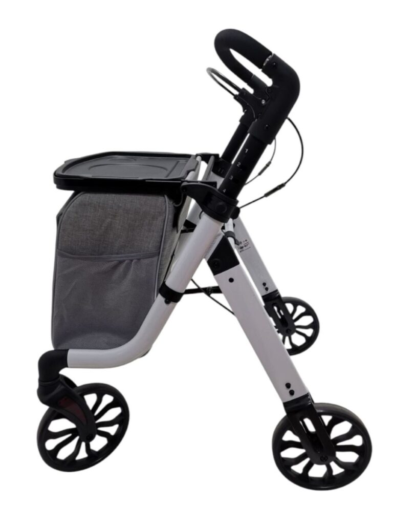 Zijkant nieuwe versie rollator voor binnen en buiten met tas